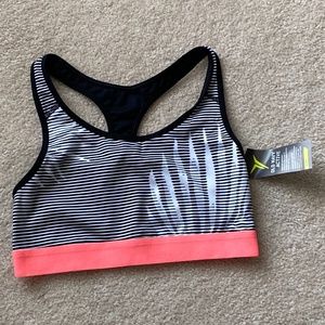 WOMAN’S Brand New Sports Bra SIZE S